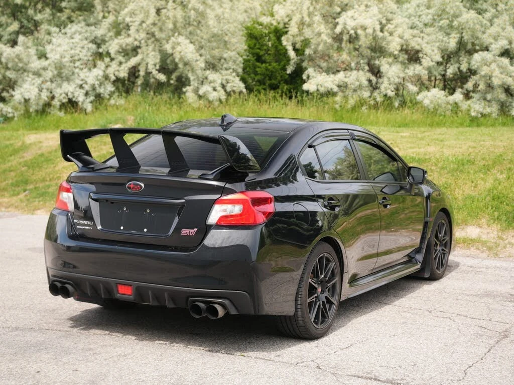 Subaru WRX * STI* Manual* KEYLESS* Camera* ПОДГРЕВ* , снимка 8 - Автомобили и джипове - 55604423