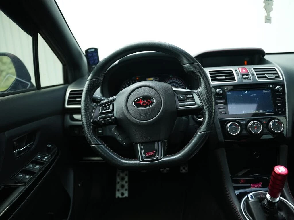 Subaru WRX * STI* Manual* KEYLESS* Camera* ПОДГРЕВ* , снимка 14 - Автомобили и джипове - 55604423