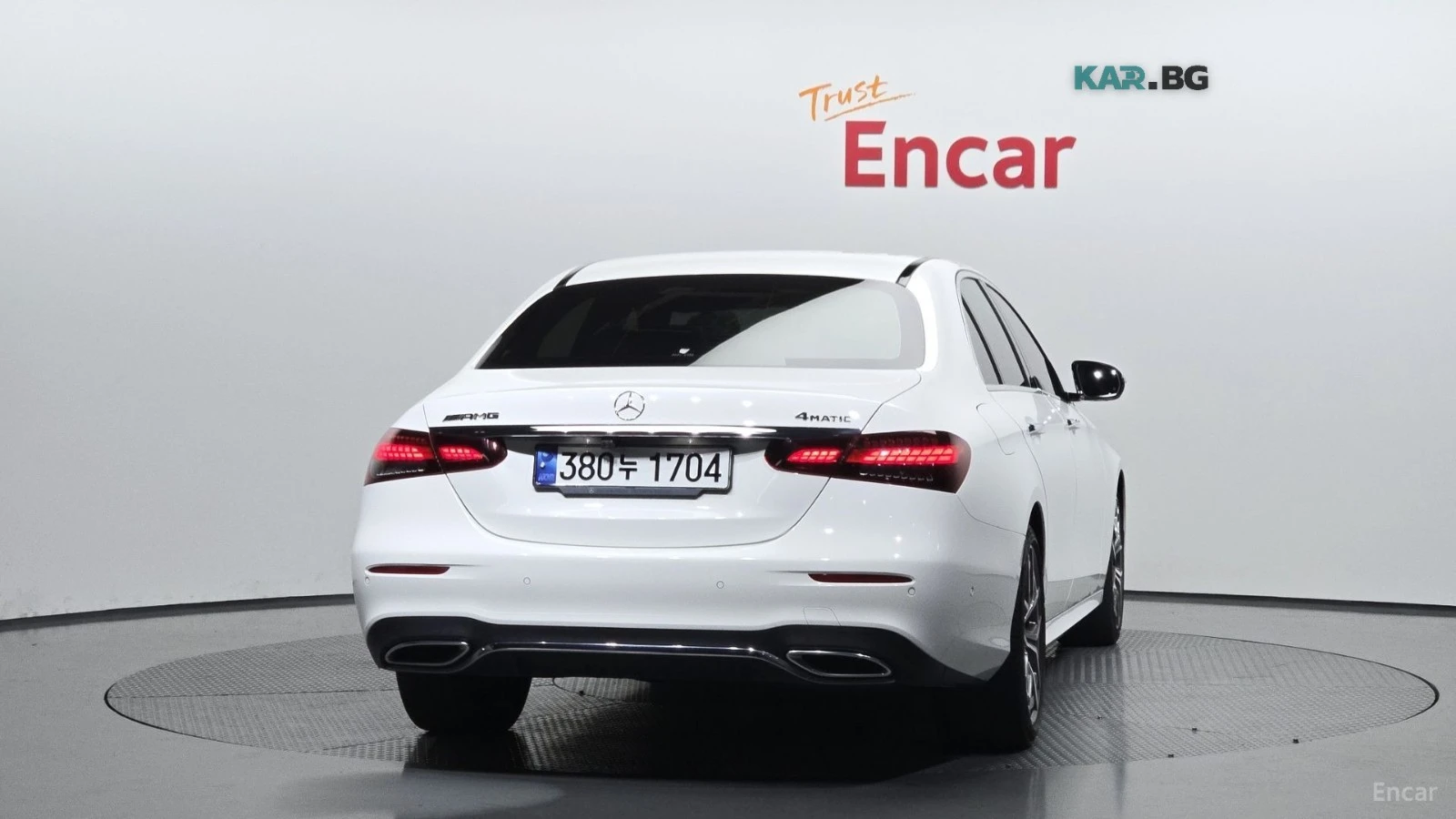 Mercedes-Benz E 220 4MATIC/AMG-LINE/DRIVE-ASSISTS/SUNROOF, снимка 4 - Автомобили и джипове - 55751470