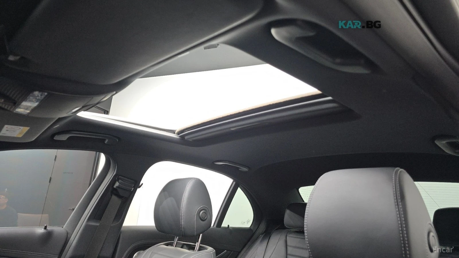Mercedes-Benz E 220 4MATIC/AMG-LINE/DRIVE-ASSISTS/SUNROOF, снимка 14 - Автомобили и джипове - 55751470