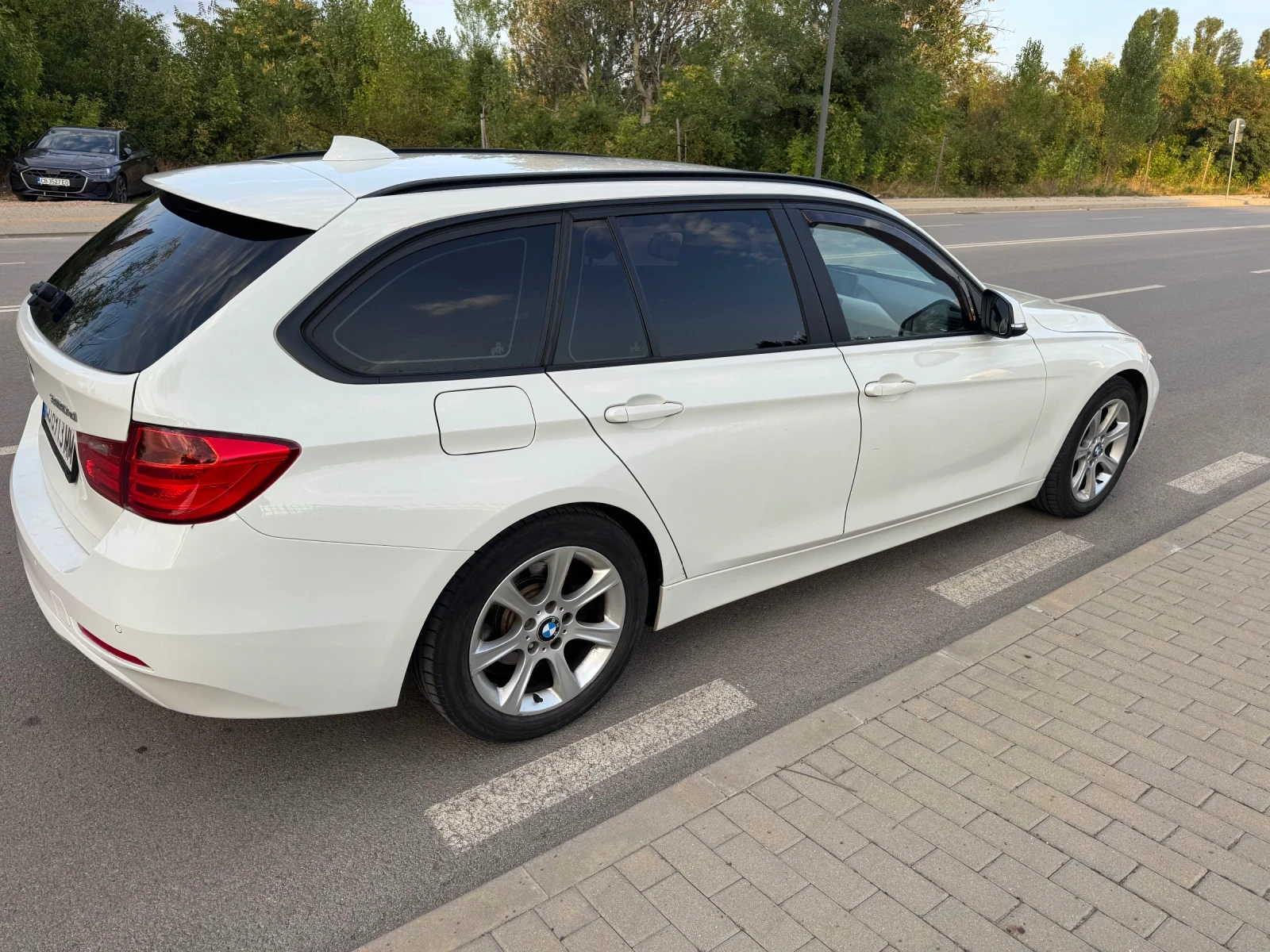 BMW 320, снимка 7 - Автомобили и джипове - 55890951