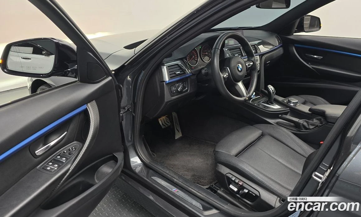 BMW 320 320i M Sport, снимка 12 - Автомобили и джипове - 56156545