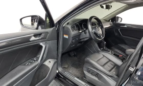 VW Tiguan ПОДГРЕВИ * ПАНО * KEYLESS * АВТОКРЕДИТ * HEAD-UP - 18400 € / 35987.27 лв. - 41791345 16