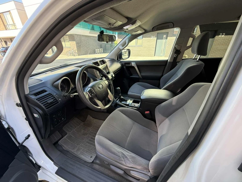 Toyota Land cruiser, снимка 13 - Автомобили и джипове - 51772059