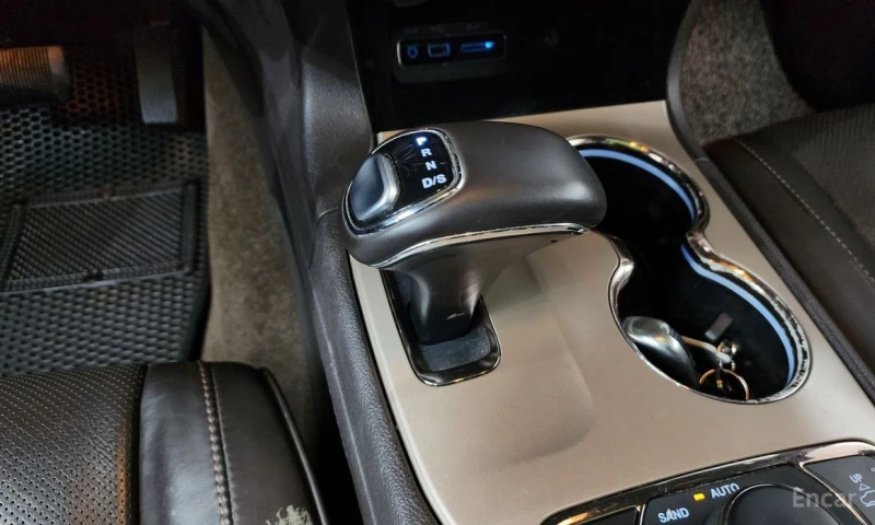 Jeep Grand cherokee, снимка 9 - Автомобили и джипове - 52879771