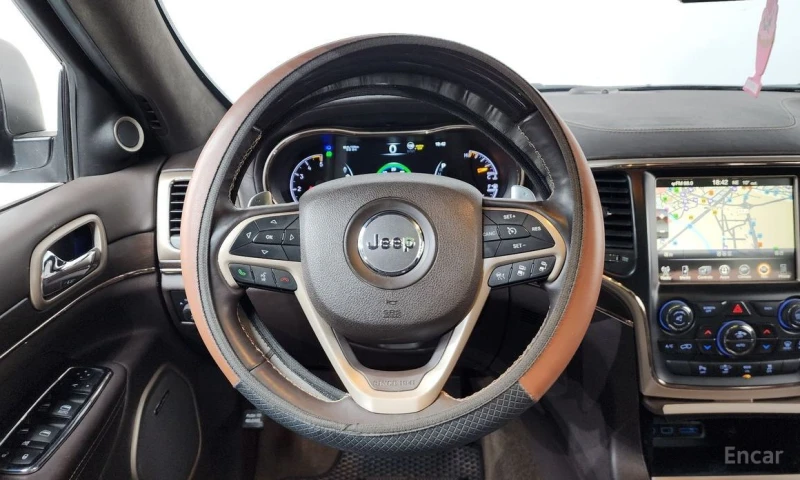 Jeep Grand cherokee, снимка 13 - Автомобили и джипове - 52879771