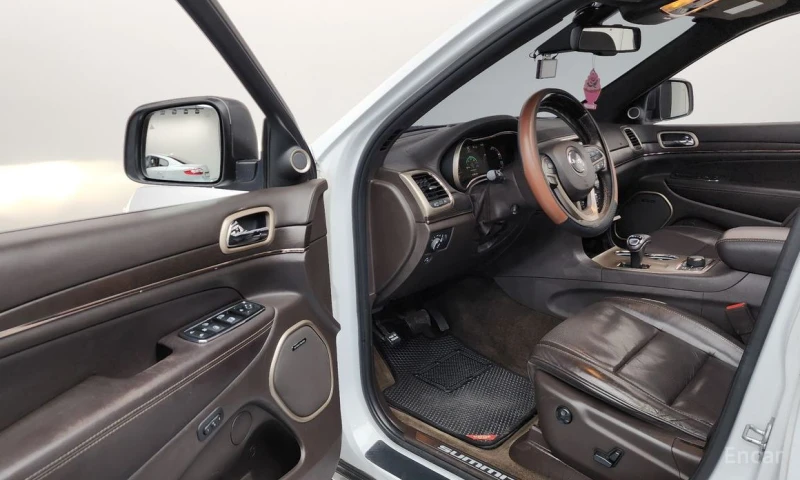 Jeep Grand cherokee, снимка 10 - Автомобили и джипове - 52879771