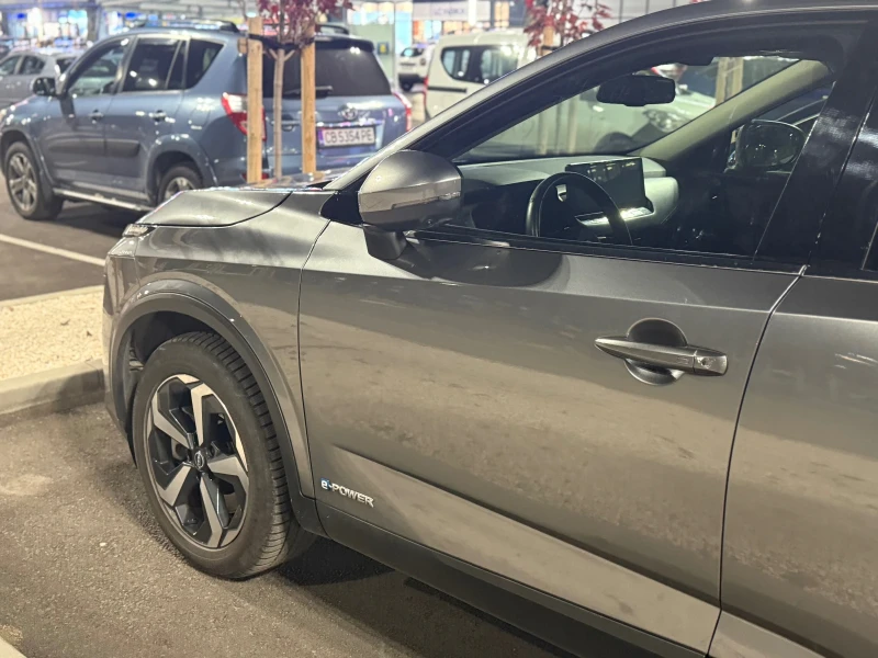 Nissan Qashqai, снимка 8 - Автомобили и джипове - 53060304