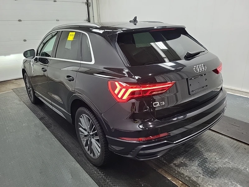 Audi Q3 Progressiv  CARFAX, снимка 2 - Автомобили и джипове - 53493330