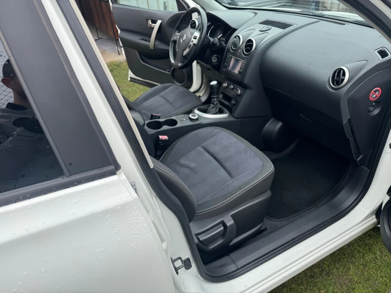 Nissan Qashqai 2.0dci 4x4, снимка 9 - Автомобили и джипове - 53585432