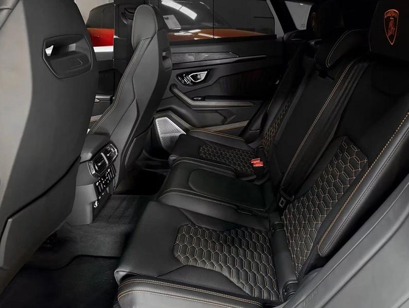 Lamborghini Urus 4.0 V8 Carbon Гаранция , снимка 10 - Автомобили и джипове - 55901160