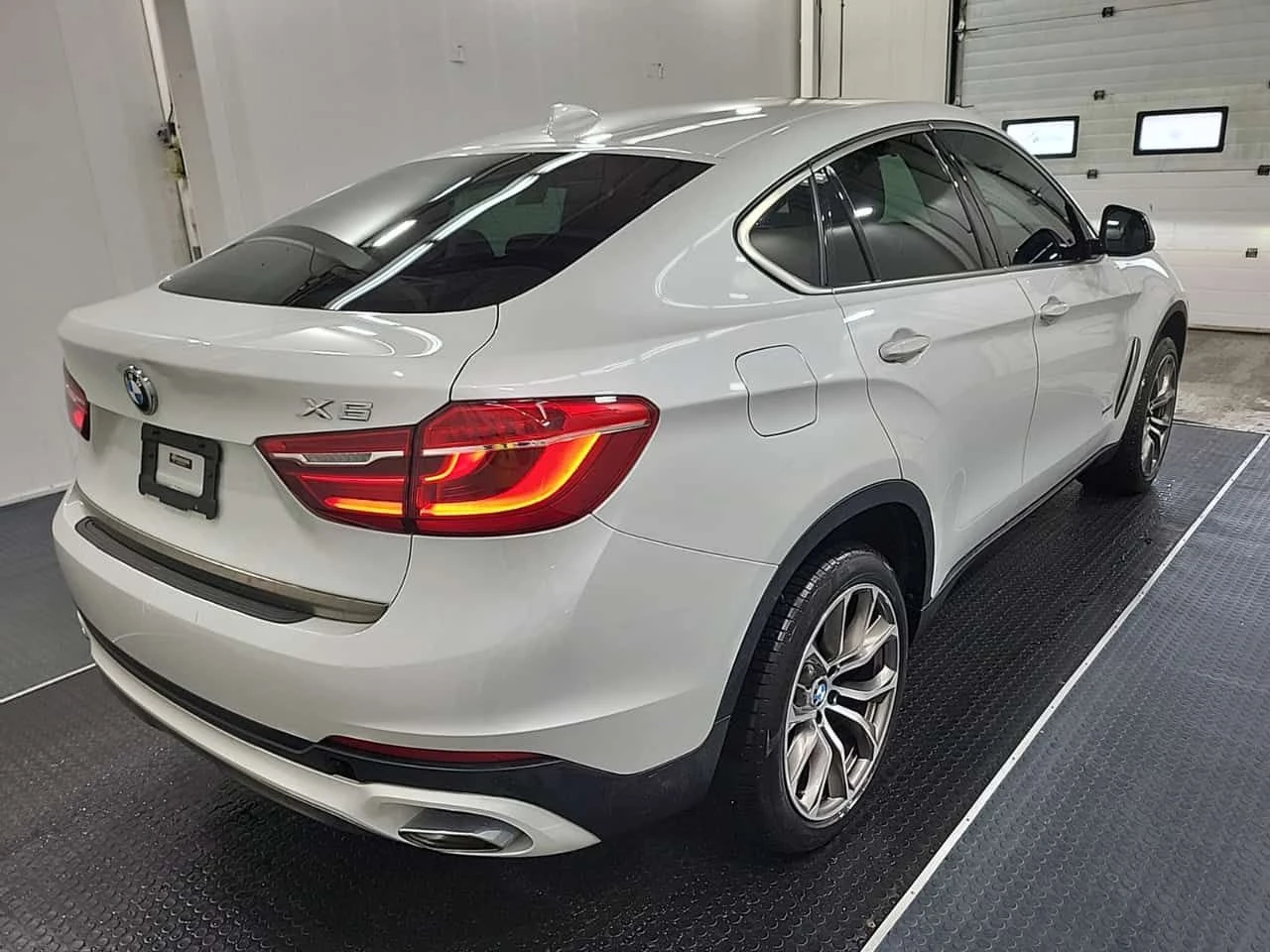 BMW X6 * XDRIVE35I * ПАНО * H/K * ПОДГРЕВИ * KEYLESS, снимка 3 - Автомобили и джипове - 54015118