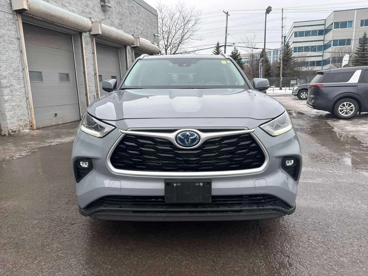 Toyota Highlander Hybrid XLE/ШИБЕДАХ/ПОДГРЕВ/CARFAX/ФИНАНСИРАНЕ, снимка 2 - Автомобили и джипове - 54642149