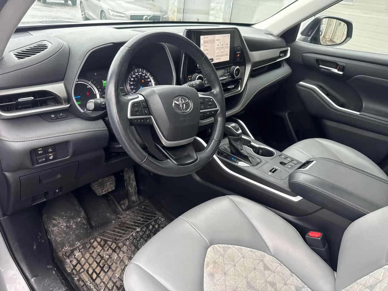 Toyota Highlander Hybrid XLE/ШИБЕДАХ/ПОДГРЕВ/CARFAX/ФИНАНСИРАНЕ, снимка 6 - Автомобили и джипове - 54642149