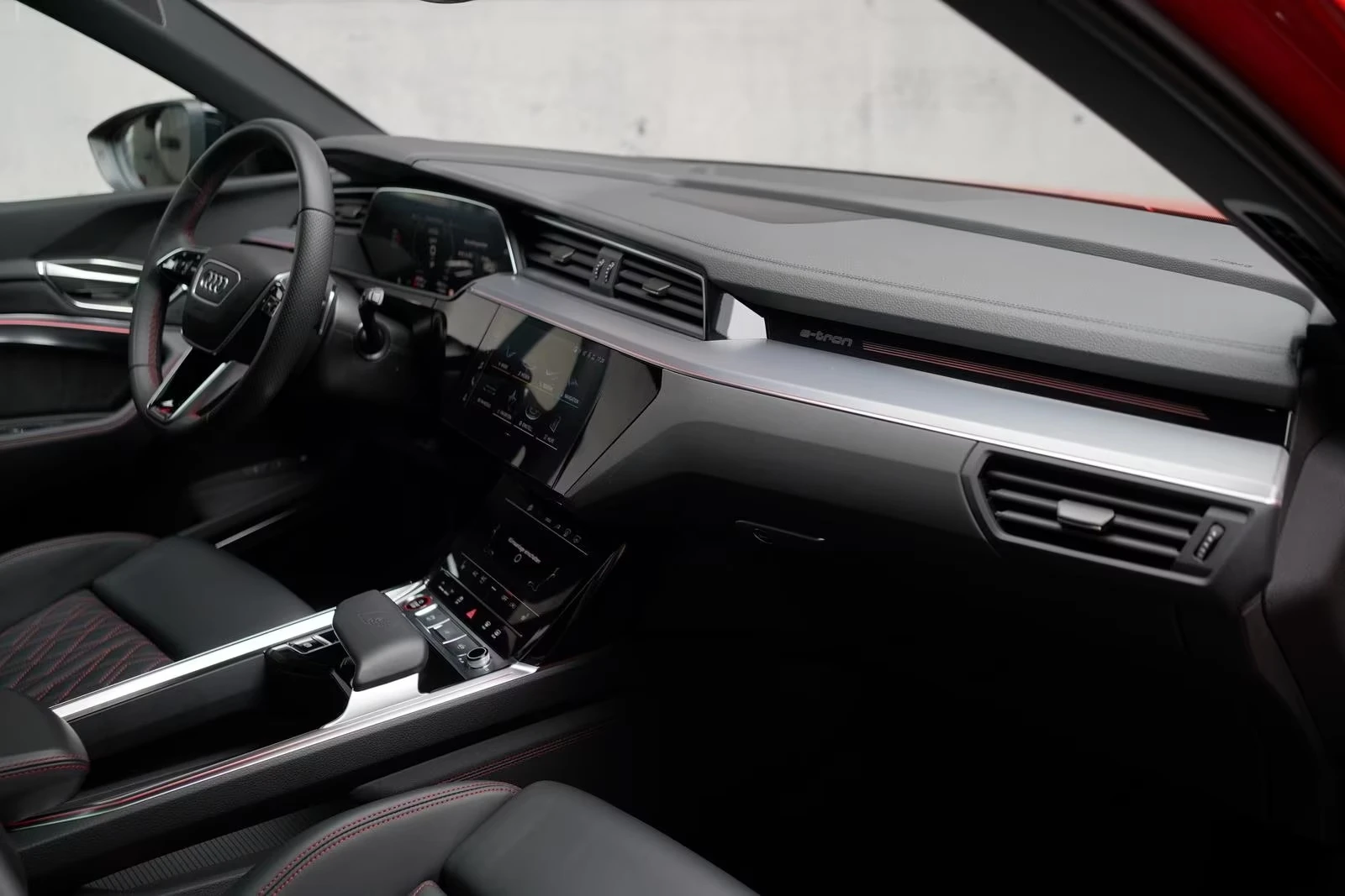 Audi SQ8 E-TRON / B&O / MATRIX / HUD / 360 / PANO /, снимка 13 - Автомобили и джипове - 55103553
