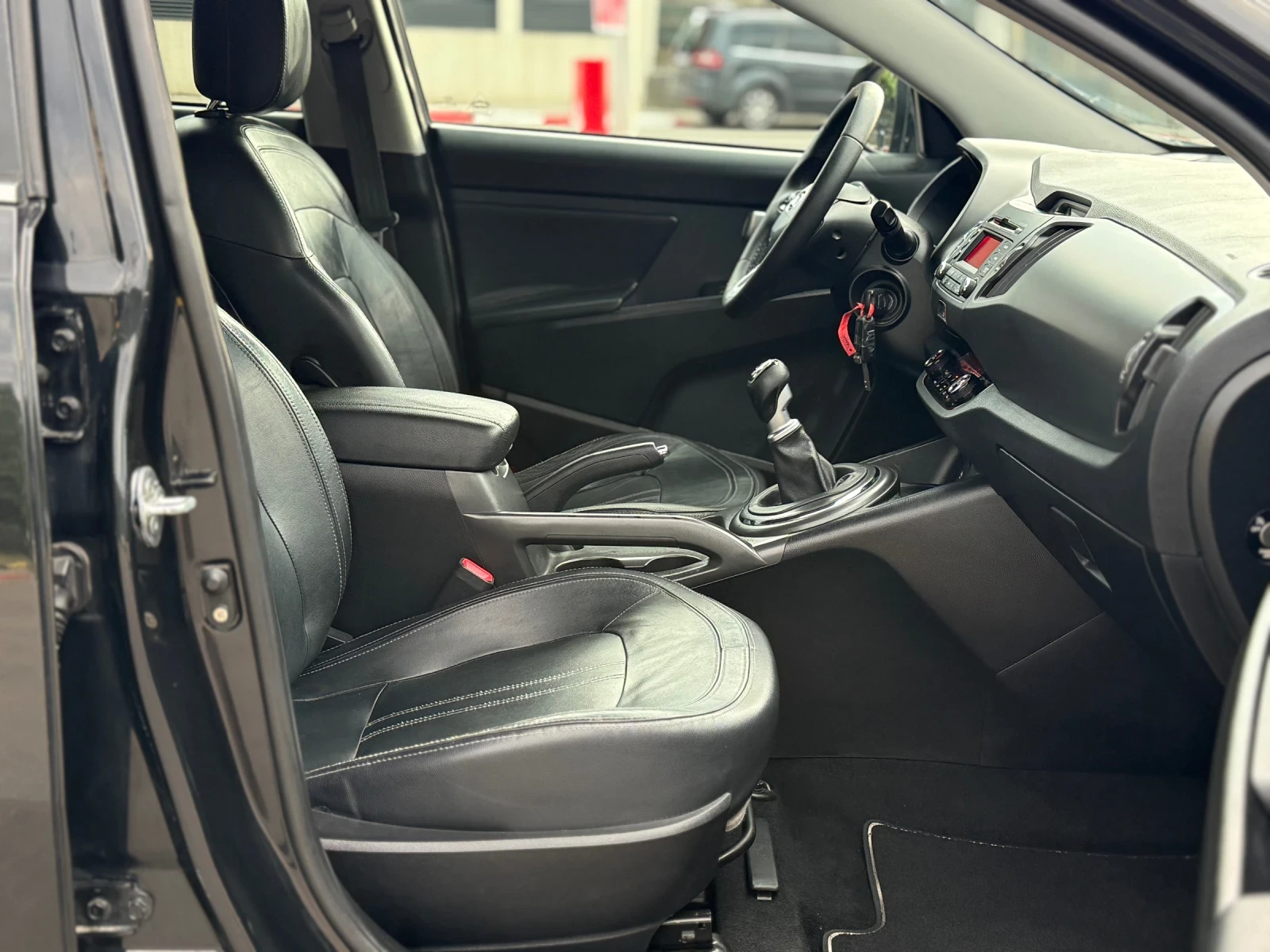 Kia Sportage 1.7CRDi ����/�����������/6 �������� | Mobile.bg � ����������� 14