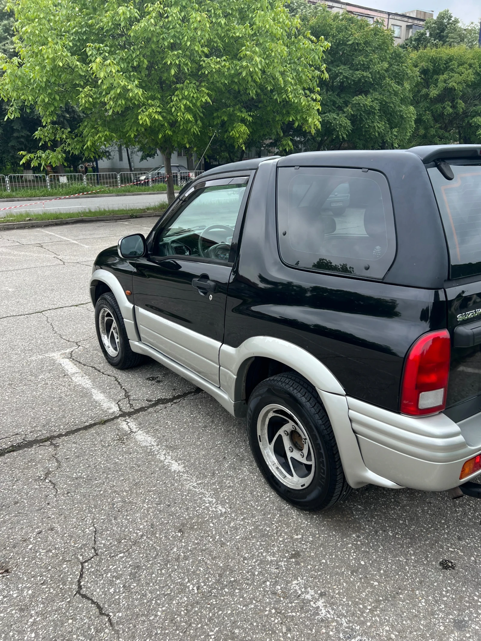Suzuki Grand vitara 1.6i, снимка 8 - Автомобили и джипове - 55655117