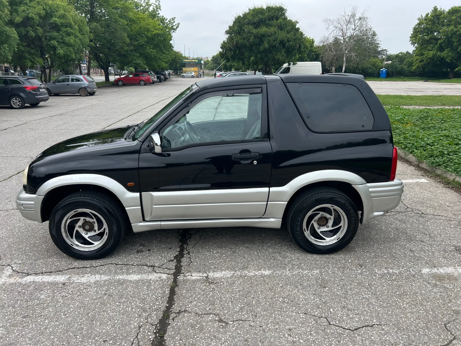Suzuki Grand vitara 1.6i, снимка 2 - Автомобили и джипове - 55655117