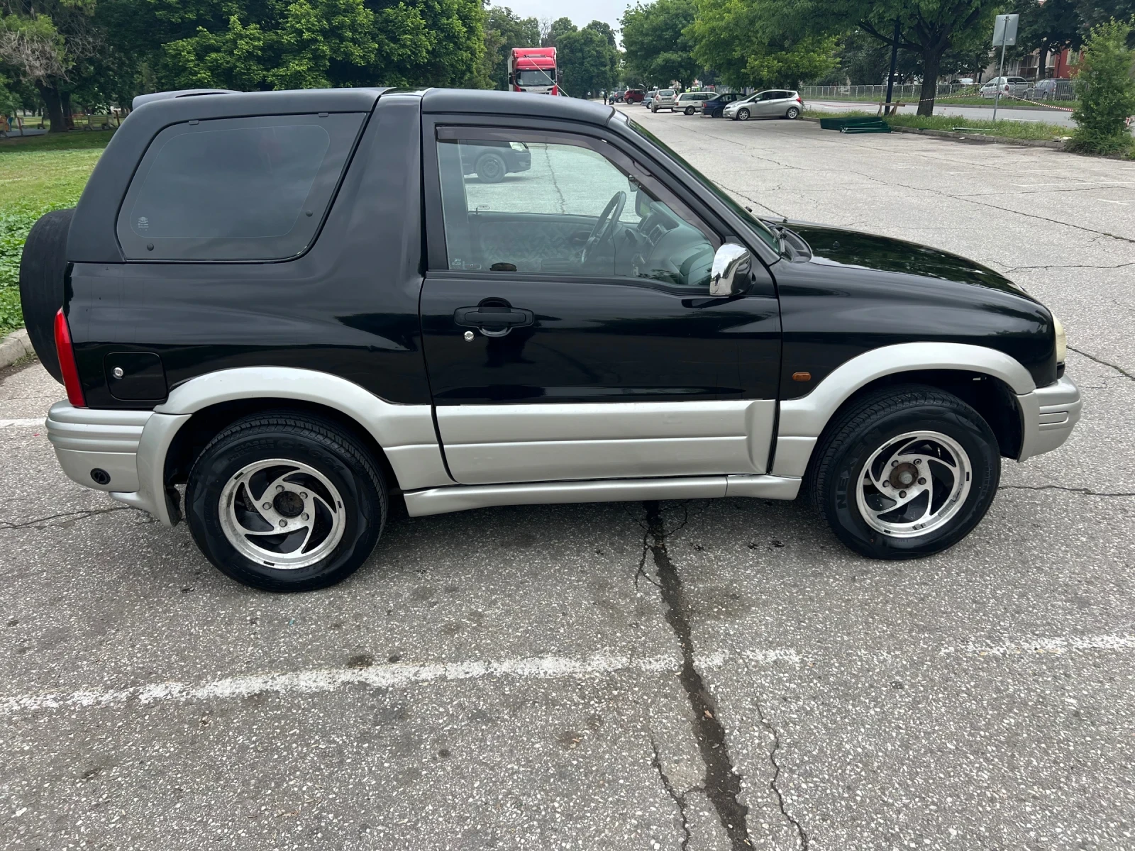 Suzuki Grand vitara 1.6i, снимка 5 - Автомобили и джипове - 55655117