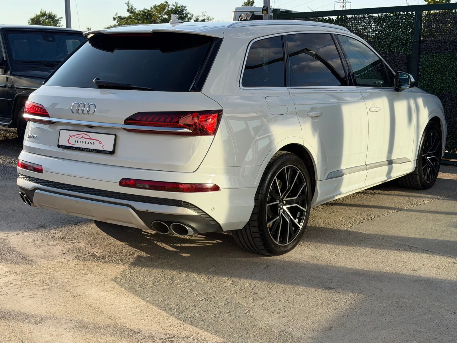 Audi SQ7 PANO/MATRIX/LASER/CARPLAY/CAM/СОБСТВЕН ЛИЗИНГ, снимка 7 - Автомобили и джипове - 55815474