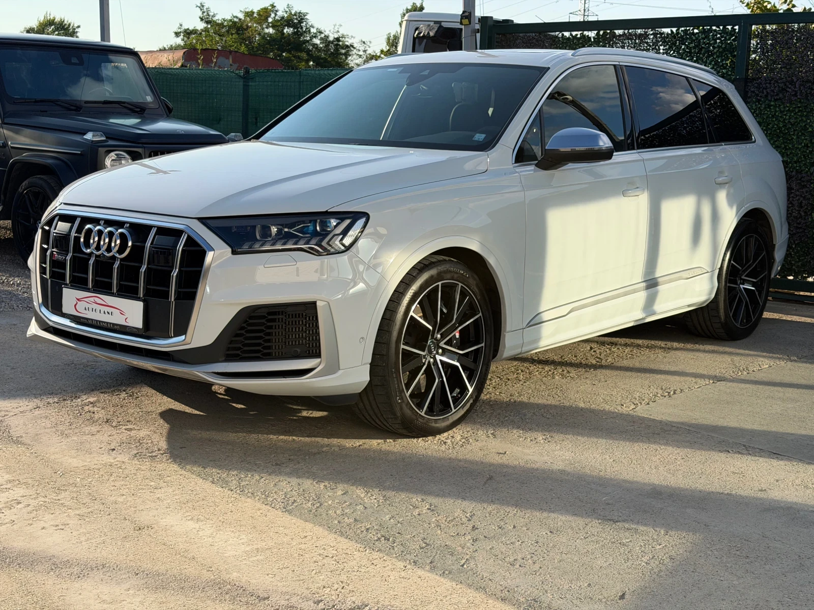 Audi SQ7 PANO/MATRIX/LASER/CARPLAY/CAM/СОБСТВЕН ЛИЗИНГ, снимка 3 - Автомобили и джипове - 55815474