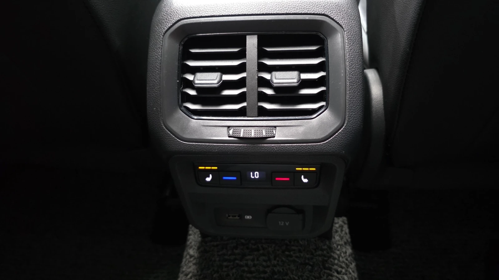 VW Tiguan 2.0 TDI Prestige | Панорама | HUD | 360  | ACC, снимка 17 - Автомобили и джипове - 56130783