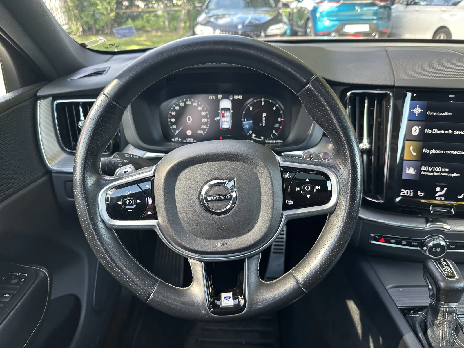 Volvo XC60 R-line* AWD* Pano , снимка 9 - Автомобили и джипове - 56191337