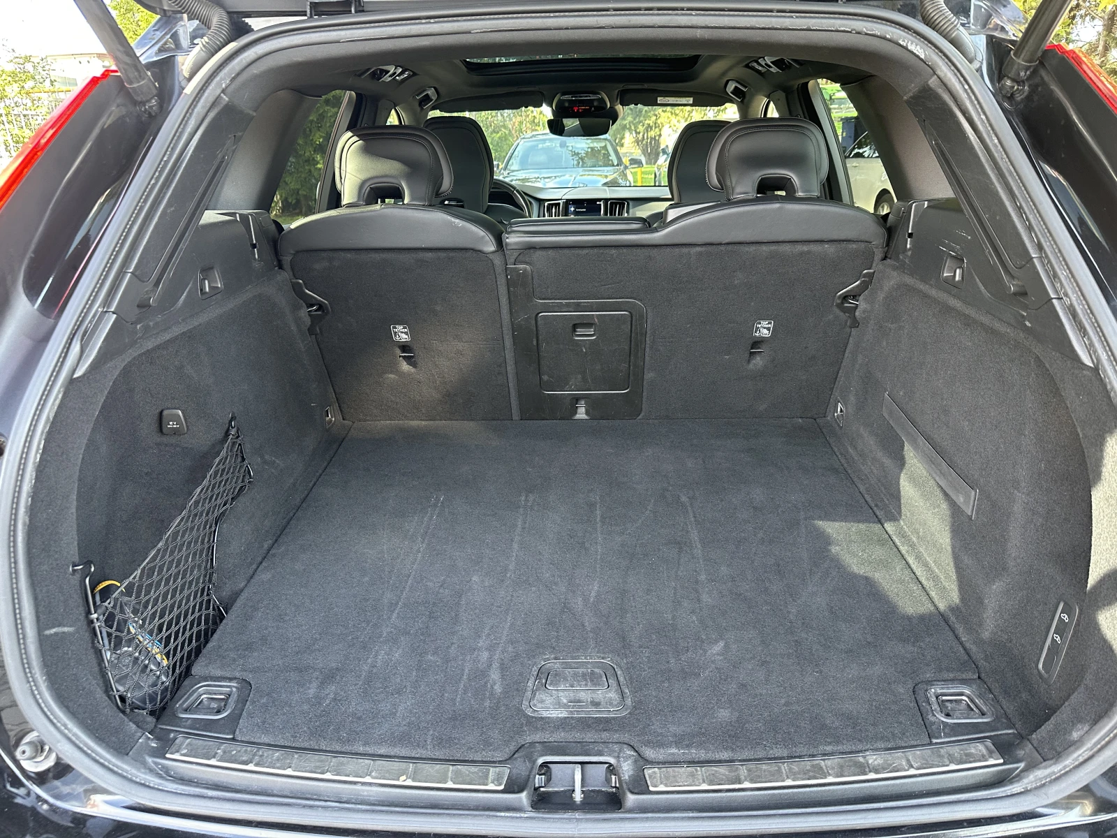 Volvo XC60 R-line* AWD* Pano , снимка 16 - Автомобили и джипове - 56191337