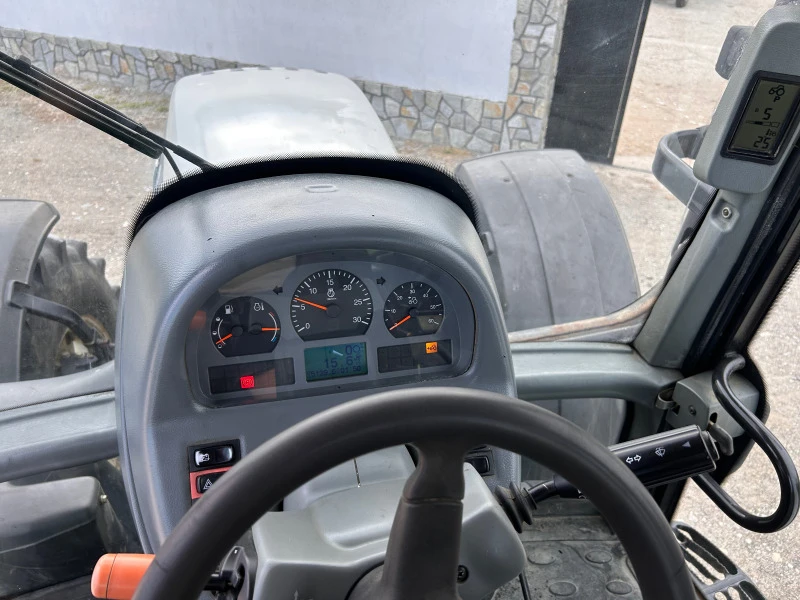 Трактор Valtra T202V, снимка 7 - Селскостопанска техника - 47151717