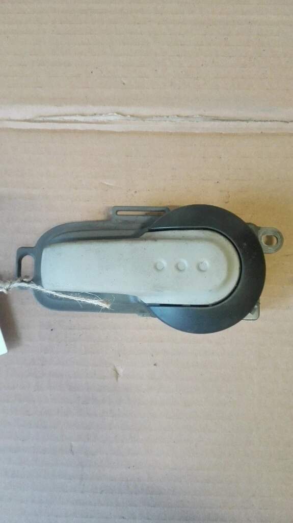 Дръжка врата вътрешна предна лява Нисан Микра 4врати