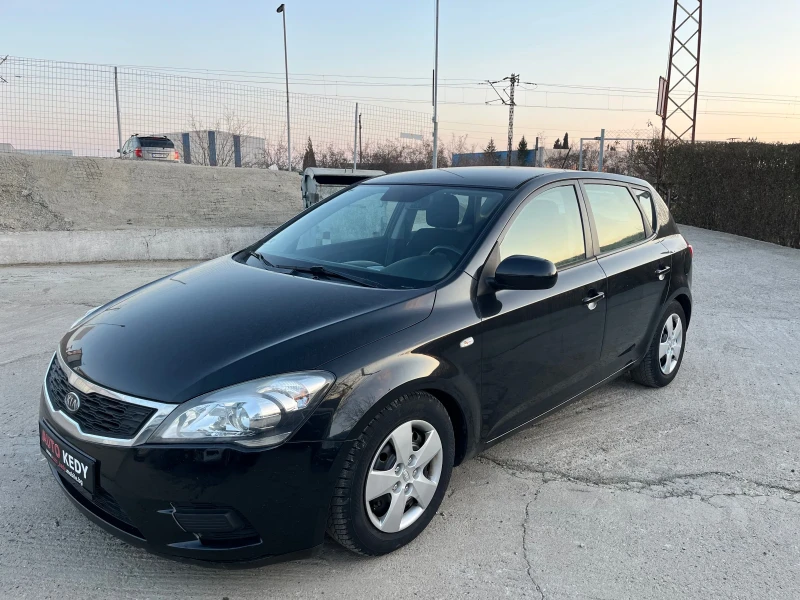 Kia Ceed 1.4i, снимка 2 - Автомобили и джипове - 49065992