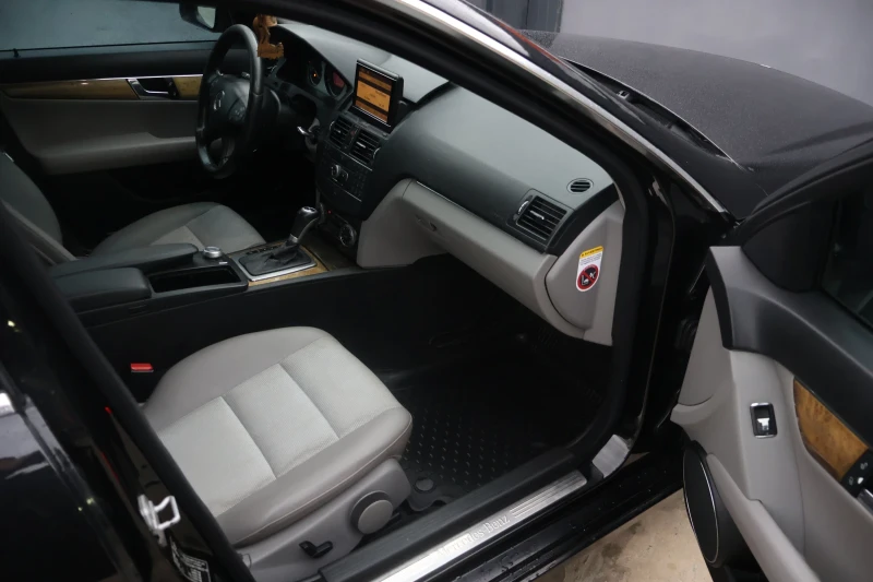 Mercedes-Benz C 220 2.2CDI 170к.с Avantgarde, снимка 9 - Автомобили и джипове - 51991319