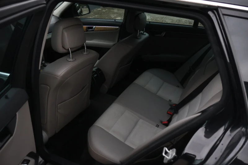 Mercedes-Benz C 220 2.2CDI 170к.с Avantgarde, снимка 10 - Автомобили и джипове - 51991319
