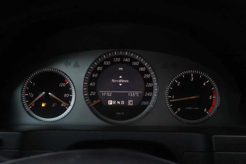 Mercedes-Benz C 220 2.2CDI 170к.с Avantgarde, снимка 14 - Автомобили и джипове - 51991319