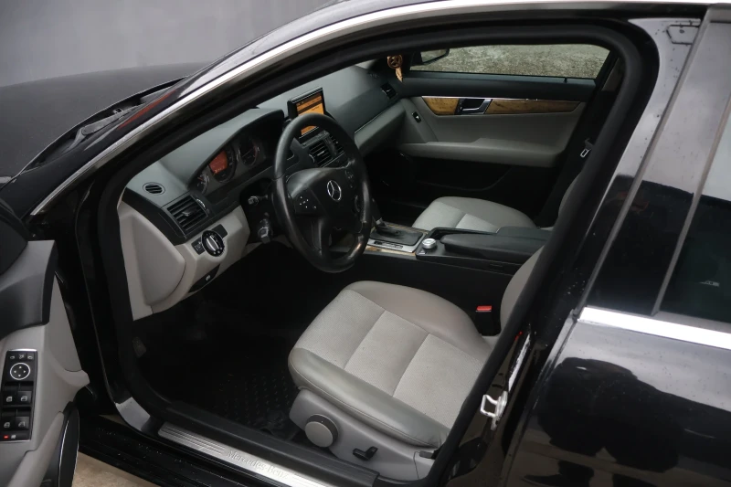 Mercedes-Benz C 220 2.2CDI 170к.с Avantgarde, снимка 8 - Автомобили и джипове - 51991319
