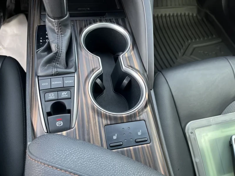 Toyota Camry EXECUTIVE/208HP/BSA/KLESS/CRUISEC./L.ASS/LED/935f, снимка 13 - Автомобили и джипове - 52472887