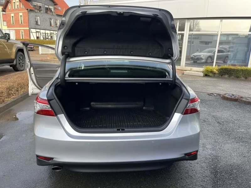 Toyota Camry EXECUTIVE/208HP/BSA/KLESS/CRUISEC./L.ASS/LED/935f, снимка 6 - Автомобили и джипове - 52472887