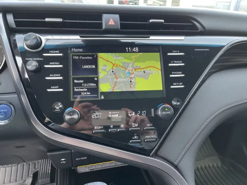 Toyota Camry EXECUTIVE/208HP/BSA/KLESS/CRUISEC./L.ASS/LED/935f, снимка 11 - Автомобили и джипове - 52472887