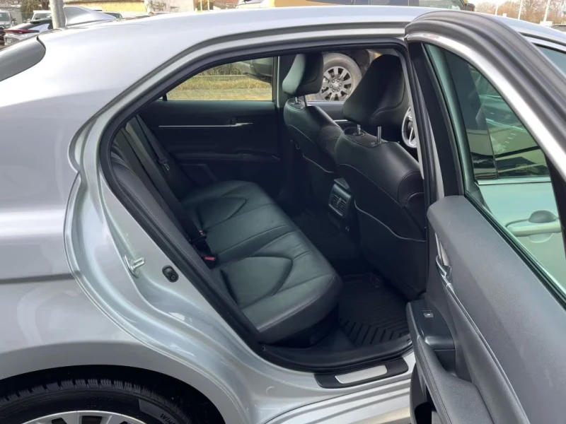 Toyota Camry EXECUTIVE/208HP/BSA/KLESS/CRUISEC./L.ASS/LED/935f, снимка 15 - Автомобили и джипове - 52472887