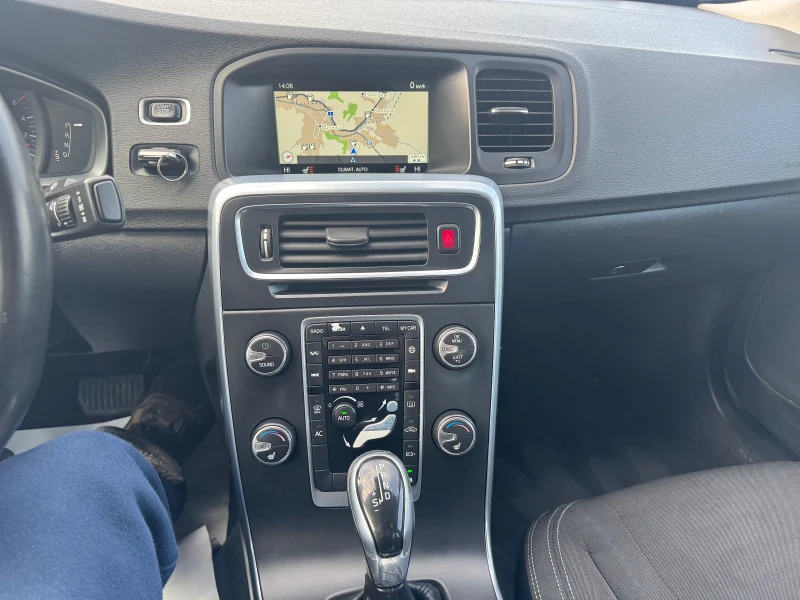 Volvo S60 2.0d 190к.с. Автоматик! Евро 6, снимка 14 - Автомобили и джипове - 52663658