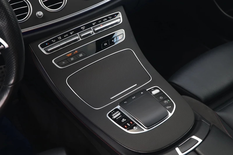 Mercedes-Benz E 53 AMG 4Matic, снимка 13 - Автомобили и джипове - 52874957