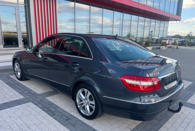 Mercedes-Benz E 220, снимка 6 - Автомобили и джипове - 53245844