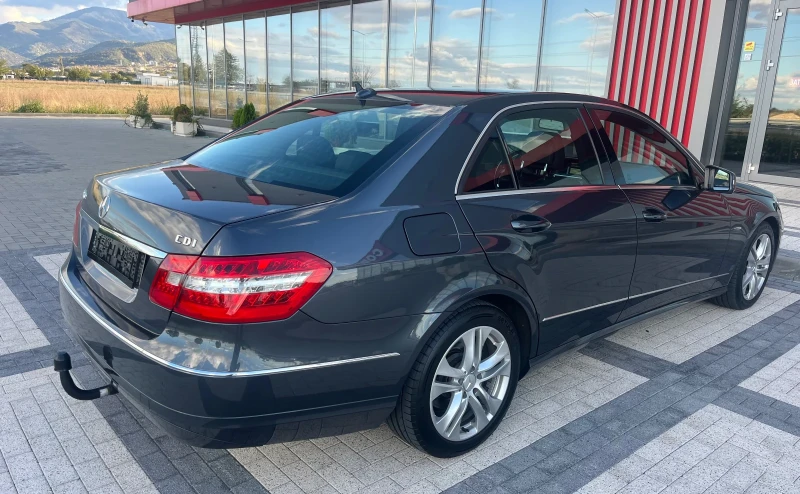 Mercedes-Benz E 220, снимка 4 - Автомобили и джипове - 53245844