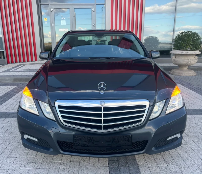 Mercedes-Benz E 220, снимка 2 - Автомобили и джипове - 53245844