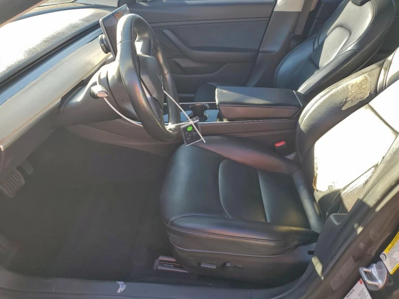 Tesla Model 3, снимка 8 - Автомобили и джипове - 53396611