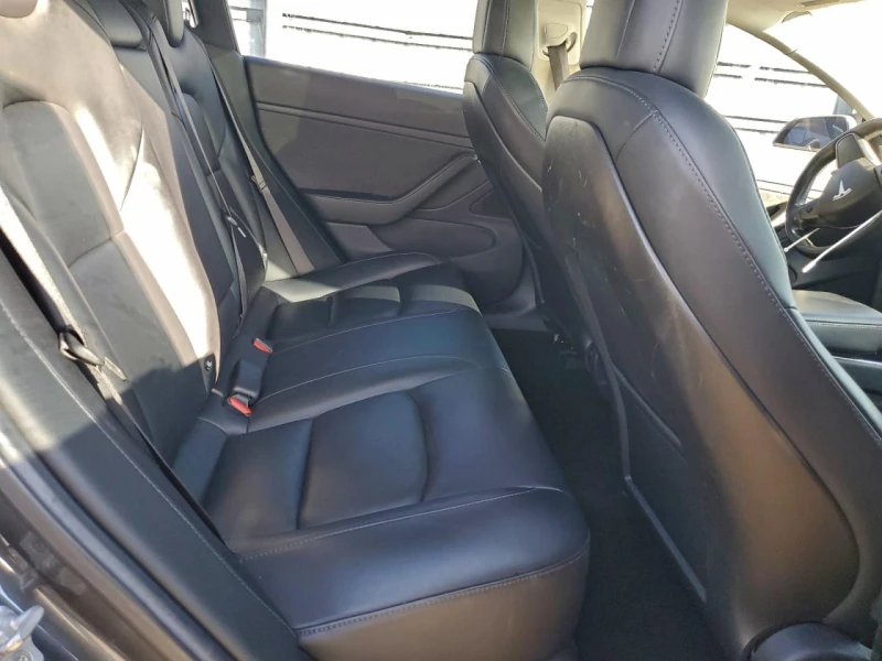 Tesla Model 3, снимка 9 - Автомобили и джипове - 53396611