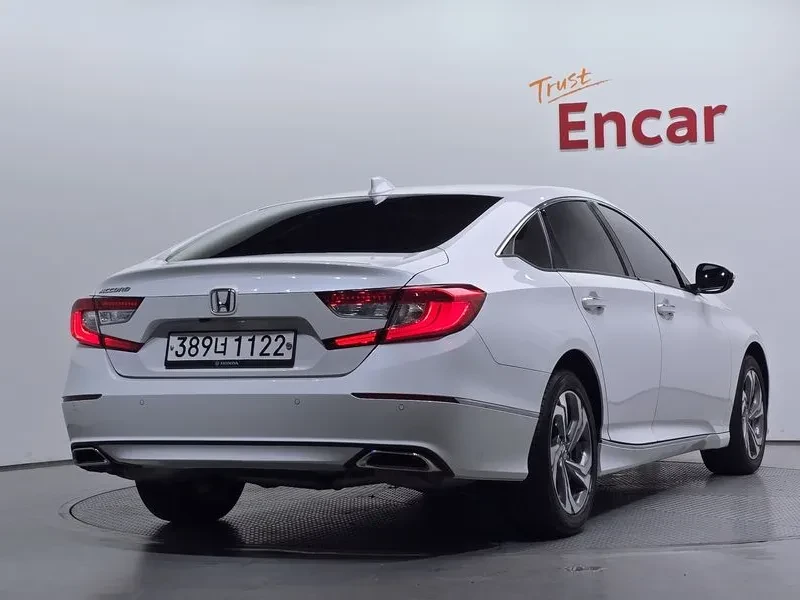 Honda Accord 10Th Generation 1.5 Turbo, снимка 2 - Автомобили и джипове - 56069538