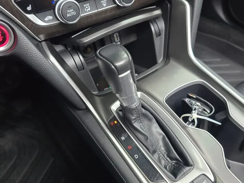 Honda Accord 10Th Generation 1.5 Turbo, снимка 9 - Автомобили и джипове - 56069538
