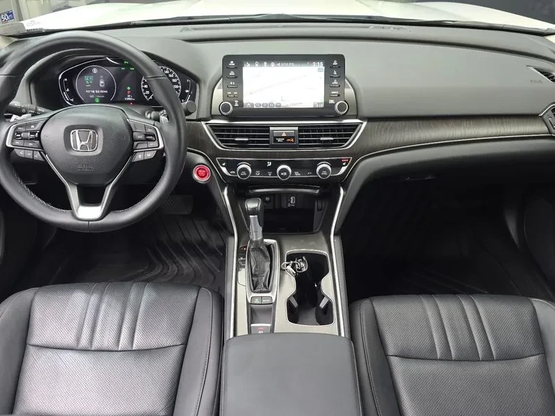 Honda Accord 10Th Generation 1.5 Turbo, снимка 7 - Автомобили и джипове - 56069538
