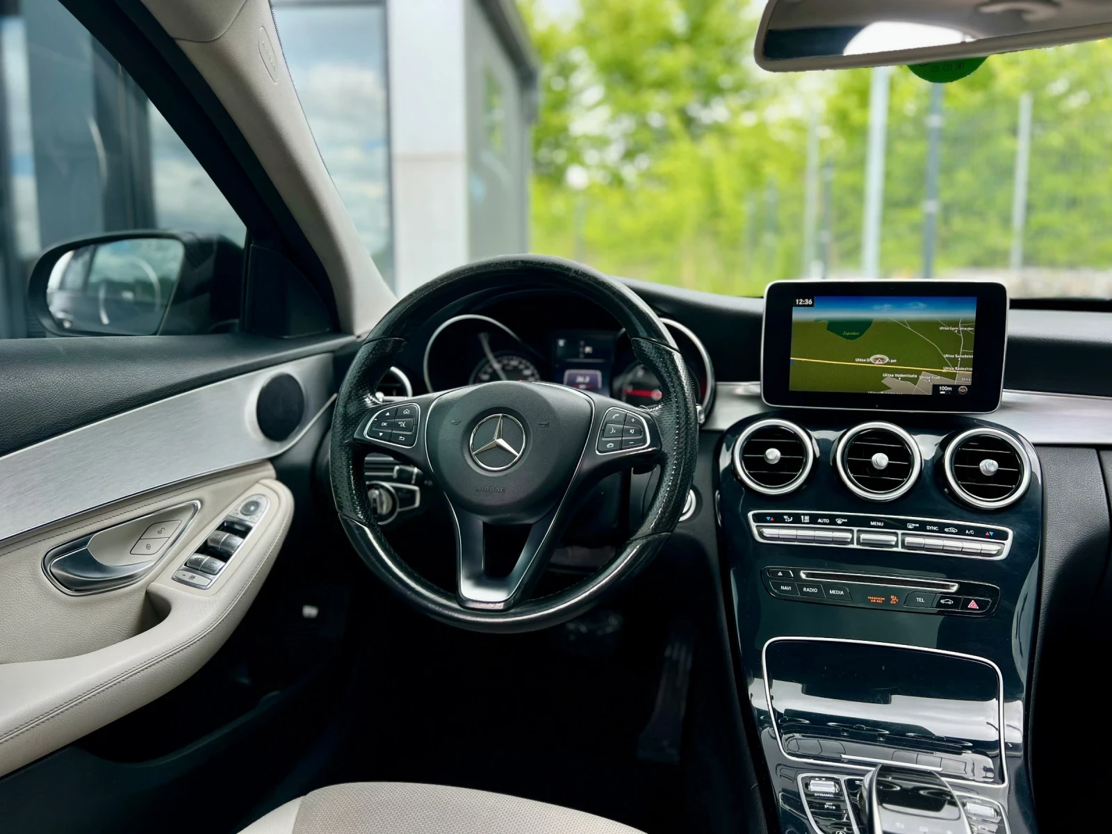 Mercedes-Benz C 220 AMG LINE / ПАНОРАМЕН ТАВАН / KEYLESS GO - изображение 8